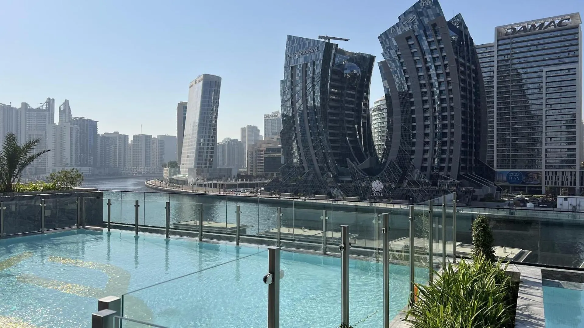 Luxury 2Br Burj View & Jacuzzi Apartment Dubai