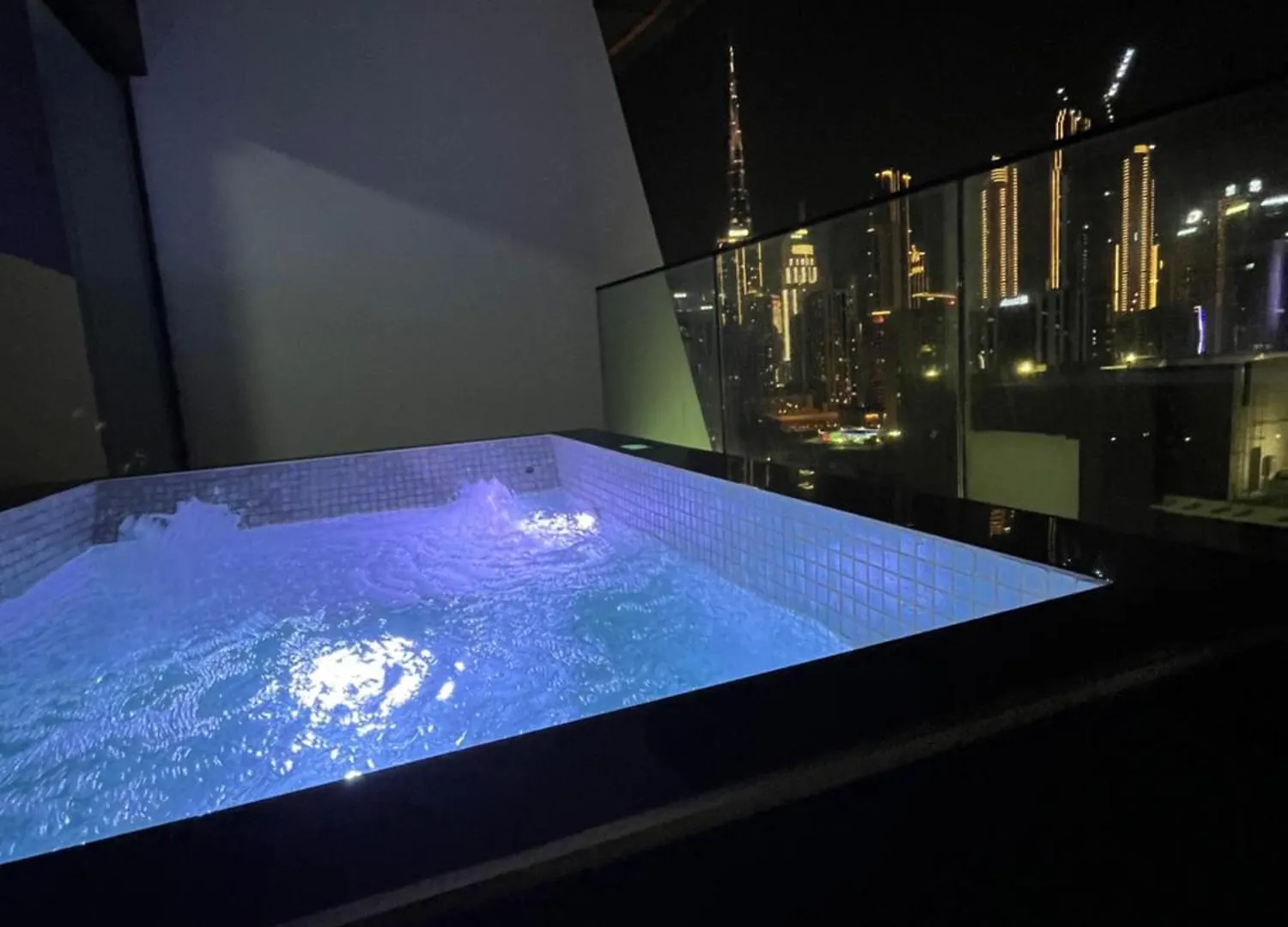 Luxury 2Br Burj View & Jacuzzi Apartment Dubai United Arab Emirates