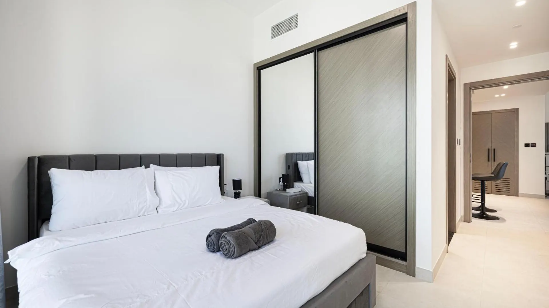 Luxury 2Br Burj View & Jacuzzi Apartment Dubai United Arab Emirates