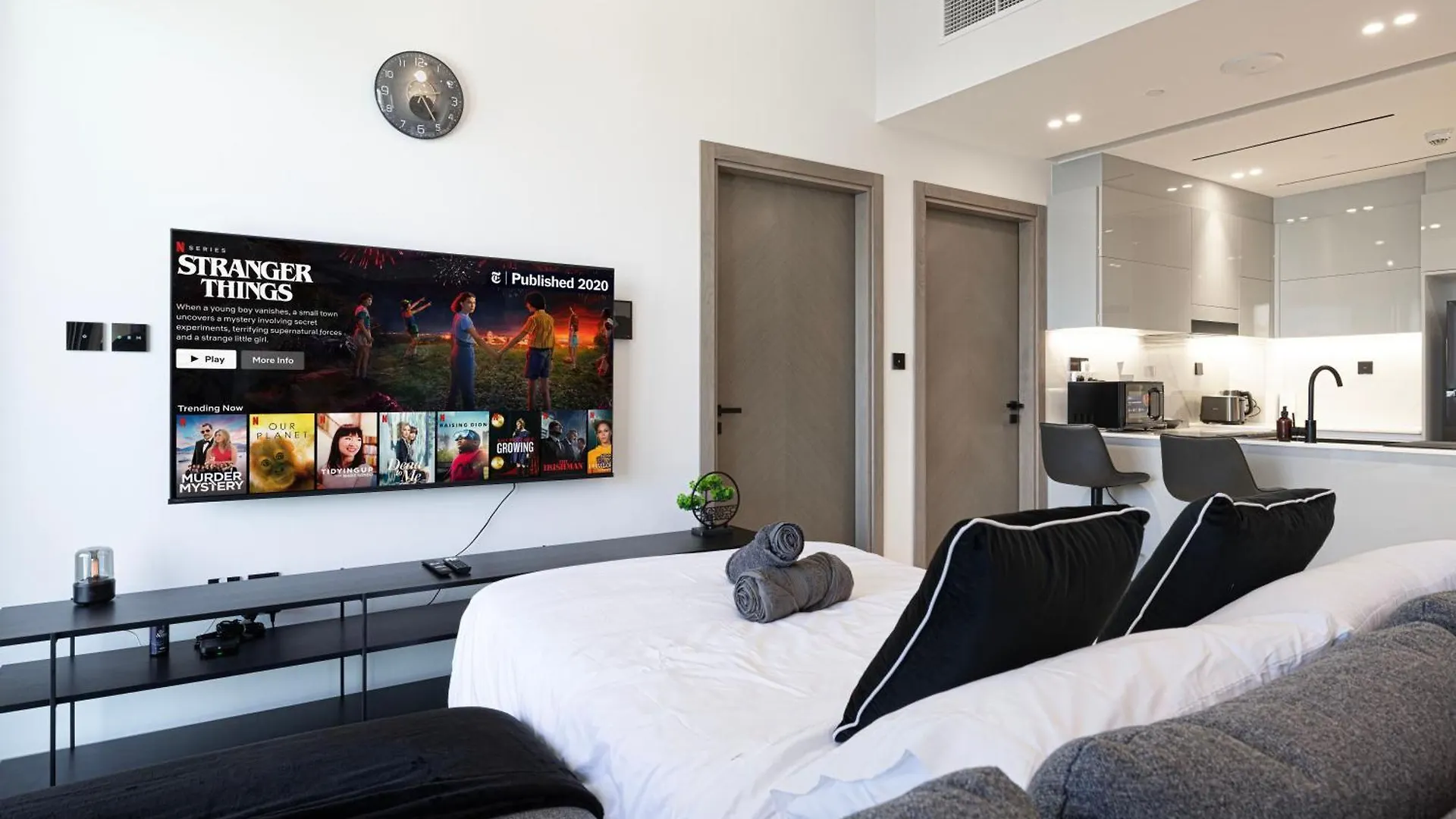 Luxury 2Br Burj View & Jacuzzi Apartment Dubai