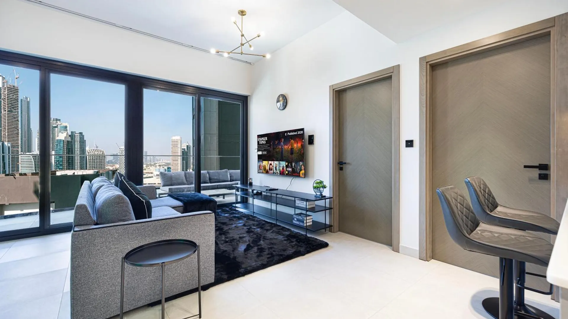 Luxury 2Br Burj View & Jacuzzi Apartment Dubai