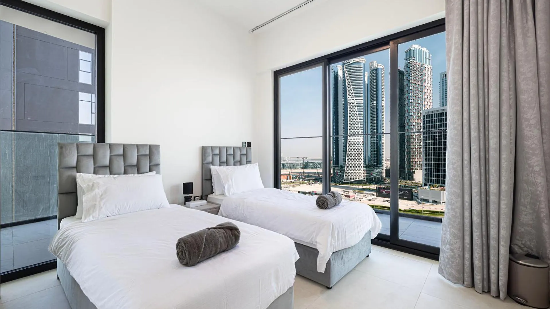 Luxury 2Br Burj View & Jacuzzi Lägenhet Dubai